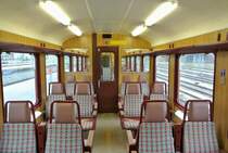 RBDe 566 I Pendel Innen: Nun noch die Innenansicht des RBDe 566 225-9, 08.08.2013.

