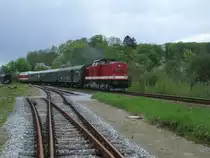 PRESS 112 565 und 118 770 am Schlu� verlie�en,mit dem PRE 81266 Lauterbach Mole-Bergen/R�gen,am 12.Mai 2013,Putbus.