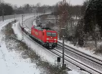 An einem Wintertag (22.2.2013) nach Bremen unterwegs mit einem leeren G�terzug ist 185-229-2.