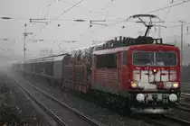 155 236 zog am 20.3.13  einen gemischten G�terzug durch D�sseldorf-Rath.
            