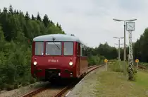 Am 25.08.13 fuhr das Ferkel (171 056-5) wieder von Adorf nach Muldenberg und zur�ck. Hier bei der Einfahrt in Muldenberg.