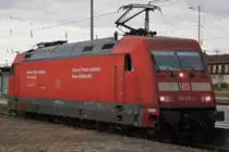 Hier 101 112-1 als Lz, bei der Ausfahrt am 11.7.2013 aus Leipzig Hbf.