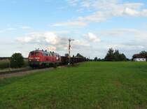 217 021 und 217 022 mit G�terzug in Pirach (04.09.2006)