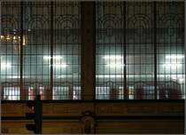 Ein Sommerabend am Hamburger Bahnhof  Dammtor : S-Bahnzug Richtung Altona. 6.9.2013