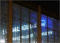 Ein Sommerabend am Hamburger Bahnhof  Dammtor : Neonwerbung an der s�d�stlichen Ausfahrt. 6.9.2013