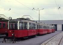 Wien WVB Hauptwerkst�tte Simmering: Abgestellte / ausgemusterte Wagen, u.a. der Tw A 17. Aufnahmedatum: 19. Juli 1974.