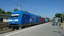 06.09.2013 BR 253 der Press mit Containerzug im Bf Neumark/Sachs.