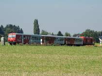 80 73 005-5 und 2016 037-1 verkehren anl�sslich der Rieder-Messe auf der Hausruckbahn, hier mit Zugleistung R3472; 130907