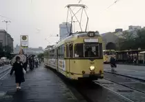 Wuppertal SL 611 (D�WAG-GT8 3830) Elberfeld Bf im Mai 1987.
