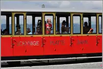 Fahrg�ste der SPB in Breitlauenen. (06.07.2013)