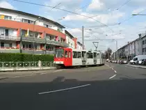 Am 31.5.13 erreichen TW 2102 (vorne) und TW 21?? (hinten) unterwegs als Linie 5 Fahrtrichtung  Am Butzweilerhof  die Haltestelle  Magaretastr .