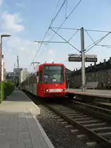 Linie 5 Fahrtrichtung  Am Butzweilerhof  mit TW 2210 (vorne) und TW 22?? (hinten) am 31.5.13 aufgenommen an der Haltestelle  Magaretastra�e .