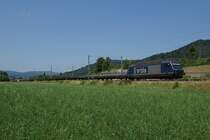 Re 465 010-7 erreicht am 21.07.2013 Sissach.
