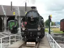 SBB Historic - Dampflok C 5/6 2978 auf der Drehscheibe und E 2/2  3 Zephir vor der Toren der Rotonde in D�lemont am 08.09.2013