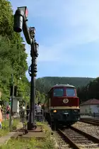 Am 07.09.13 ging es mit dem Eisenbahnmuseum Leipzig und der LEG 132 158 nach Meiningen zu den XIX Dampfloktagen. Hier beim halt in Oberhof.