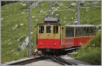 Lok 11  Wilderswil  biegt in die Ausweichstelle Breitlauenen ein. (06.07.2013)