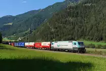 Am 31.08.13 bespannte RTC EU43-005 den RTC-TEC 43129 (M�nchen Ost Rbf - Verona Q.E.) ab dem Bahnhof Brenner. Die Aufnahme entstand bei Mauls.