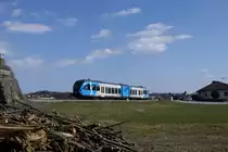 5062 003 der StLB-Strecke Gleisdorf - Weiz (S 31) tr�gt statt Gr�n-Wei�-Rot eine Lackierung in den Blaut�nen der S-Bahn Steiermark (Weiz, 22.3.13).