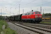 Die erst seit einigen Tagen hauptuntersuchte 218 401 zieht den Localbahnzug vom BW Landshut in den Hauptbahnhof. Im Hintergrund die 70 083, die kurz danach folgte.