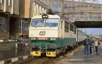 Mit der CD 150009 fuhr eine Fremdlok nahezu quer durch das Nachbarland Slowakei.
Die Lok h�lt hier am 2.5.2003 um 7.03 Uhr mit dem Intercity  Laborec  nach
Humene im Bahnhof Poprad Tatry.