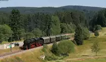 52 7596 mit ihrem Sonderzug (Seebrugg-Titisee) bei Altglash�tten Falkau 27.7.13