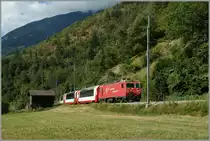 Die MGB HGe 4/4 107 mit dem Glacier Express 908 zwischen M�rel und Betten (Talstation)
10. Sept. 2013