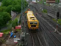 Siegen, 06. Mai 2012, Unimat 08475/4S
Zyklisch arbeitende Einschwellen-Nivellier-, Hebe-, Richt- und Stopfmaschine f�r Gleise und Weichen mit 3-Strang-Hebung und 4-Strang-Stopfung