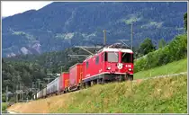 5237 nach Ilanz nach der Streckenverzweigung in Reichenau-Tamins mit Ge 4/4 II 622  s-chanf . (10.09.2013)