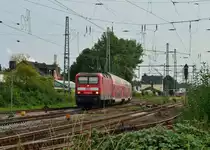 143 925-6 verl�sst Grevenbroich nach M�nchengladbach mit einem RB27 am 30.8.2013