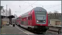 M�rzaufnahme 2013. Der RE1 (NRW Express) beim Halt am Bahnhof Eschweiler. N�chster Halt ist Stolberg.