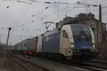 WLC ES 64 U2-021 am 28.3.13 mit einem Containerzug in Verden (Aller).