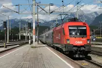 1116 071 mit OIC 864 Wien Westbahnhof-Bregenz auf W�rgl Hauptbahnhof am 31-7-2013.
