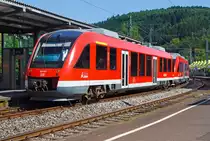 In Doppeltraktion der Alstom Coradia LINT 27 - 640 001 und der LINT 41 - 648 203/703 der DreiL�nderBahn fahren am 06.09.2013 als RB 95  Sieg-Dill-Bahn  (Dillenburg-Siegen-Au/Sieg) in den Bahnhof Betzdorf/Sieg ein.  
