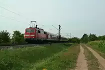 111 050-0 mit einer RB nach Offenburg am Abend des 06.08.13 bei H�gelheim.
Viele Gr��e an den Lokf�hrer!