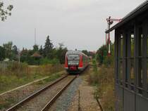 DB 642 702 + 642 730 als RB 34871 von Nebra nach Naumburg (S) Ost, am 08.09.2013 bei der Einfahrt in Laucha (U). Wegen dem 80. Freyburger Winzerfest pendelten zwischen Naumburg und Nebra an diesem Wochenende diese Baureihe statt der Baureihe 672.