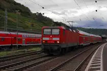 Eine RB 27 verl�sst Linz am Rhein in Richtung K�ln, der Zug wird von der 143 925-6 gezogen. Samstag den 14.9.2013