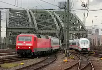 120 122-7 am IC1936 in K�ln Hbf am 15.09.2013