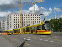 Tango 169 auf der Linie 10 f�hrt Richtung Haltestelle M�nchensteinerstrasse. Die Aufnahme stammt vom 13.09.2013