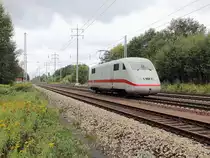 16. September 2013 bei Diedersdorf auf dem südlichen Berliner Außenring  fährt ein Triebkopf eines ICE 402 in Richtung Berlin.