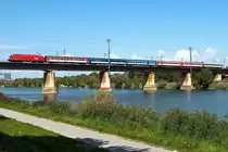 EC 75 „Franz Schubert“ �berquert die Neue Donau in Wien. Die Aufnahme entstand am 30.08.2013.