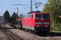 Ein ganz seltener Anblick....jedenfalls im Jahr 2013.
Vor mehr als 10 Jahren war es Alltag im Saarland, eine 181er vor einem G�terzug.
Heute, am 23.09.2013, gab es eine seltene Ausnahme.
181 218-9 war auf der Saarstrecke unterwegs.
Sie bef�rderte einen G�terzug mit Stahlerzeugnissen von der Dillinger H�tte zum Saarbr�cker Rbf.
Die Lok war 2011 in Dessau wegen eines Ri�es am Rahmen, ist aber seit Juli 2011 wieder voll einsatzf�hig.
Hier ist 181 218 bei der Einfahrt in den Saarlouiser Hauptbahnhof.
Vielen Dank an J�rg f�r die Vormeldung und Rocco  unseren  Lokf�hrer!
Bahnstrecke 3230 Saarbr�cken-Karthaus.