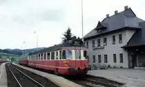 Am 18.5.2004 fotografierte ich im Bahnhof Horna Stubna auch diesen
VT 851022. Mit ihm fuhr ich danach um 16.40 Uhr weiter nach Vrutky.