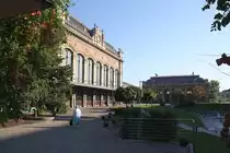 Aussenansicht der Schalterhalle des budapester Bahnhofes Nyugati am Morgen des 07.September 2013. 

