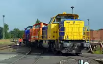 203 406 dr�ckte am 21.09.13 Locon 207 und 277 003 �ber das Stendaler Alstom-Gel�nde. Fotografiert beim Tag der offenen T�r.