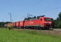 152 033 mit einem Containerzug am 21.06.2008 bei Fuchsreut.