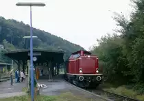 Gummersbach mit 212 023 und Sonderzug am 27.09.1998.