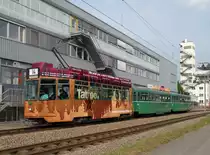 Neu macht der Be 4/4 480 Werbung f�r das Christmas-Tattoo. Hier f�hrt der Wagen vom K�steli Richtung Haltestelle Lachmatt. Die Aufnahme stammt vom 26.09.2013.