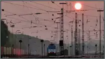 Aufwiedersehen Sommer 2013.Die letzten warme Tage des Sp�tsommers sind nun vorbei.
Zur�ck bleiben ein paar Erinnerungen so wie dieses hier. Eine abendliche Momentaufnahme am Bahnhof von Aachen West.
