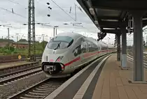 Nachschuss auf den am 22.05.2013 durchfahrenden ICE 3 in Worms. Merkw�rdig ist auch, dass der Zug am F�hrenden Ende den 403 004-5 mit dem Namen  Solingen  f�hrt und am anderen Ende (Bild) der 403 522-5 ebenfalls mit dem Namen  Solingen  h�ngt.