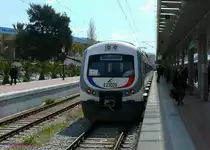 Elektrotriebzug TCDD-E23029. Die von Hyundai-Rotem gebauten Z�ge der Reihe E230000 verkehren auch auf der S-Bahn Izmir (IZBAN). Diese Baureihe wurde vornehmlich f�r den S-Bahnverkehr in Istanbul konzipiert, verkehrt nun aber auch in Izmir.

2012-03-16 Izmir-Alsancak 